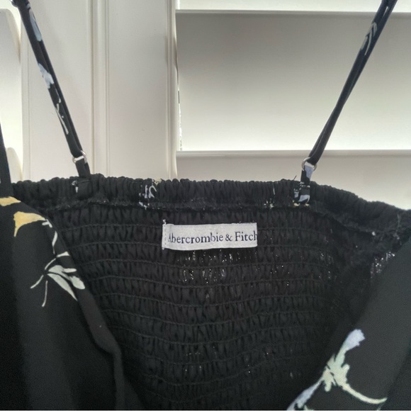 Abercrombie & Fitch Black Crop Camisole - Picture 2 of 4